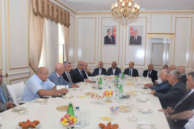 Quba: İlqar Mahmudov rayon ağsaqqalları ilə toplantı keçirib