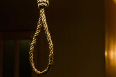 İsmayıllı: Gideyli sakini özünü asıb