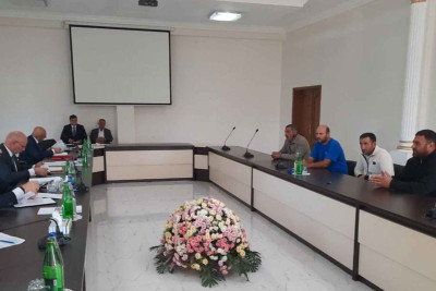 Xaçmaz: Ekologiya və təbii sərvətlər naziri sakinlərlə görüşüb