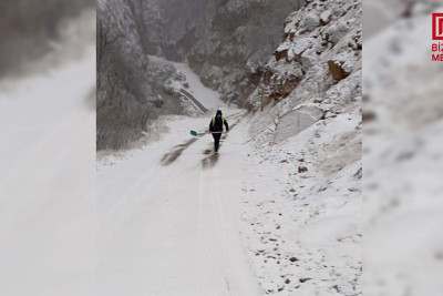 Quba: Xınalıq yolunu buz bağlayıb