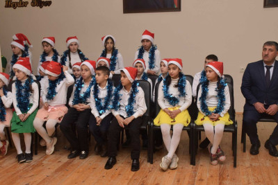 Quba: internat tipli məktəbin şagirdlərinin bayramı təbrik edilib