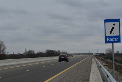 Ödənişli yolda radar nişanı quraşdırılıb