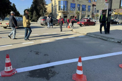 Xaçmaz: yollarda boyama işləri aparılıb