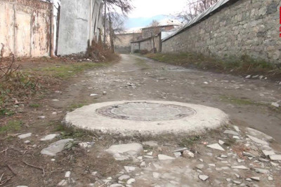 İsmayıllının bəzi küçələrində lüklər sürücülər üçün təhlükə yaradır