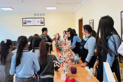 Xaçmazlı şagirdlər əl işlərini sərgiləyiblər