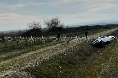 Xaçmaz-Yalama avtomobil yolunda avtomobil aşıb