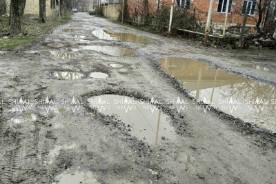 Qubada içməli su həftələrdir küçəyə axır