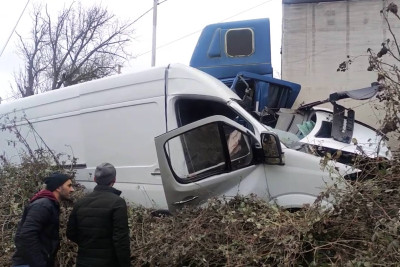 Gəndob-Yalama yolu: avtomobil qəzasında 3 nəfər yaralanıb - VİDEO