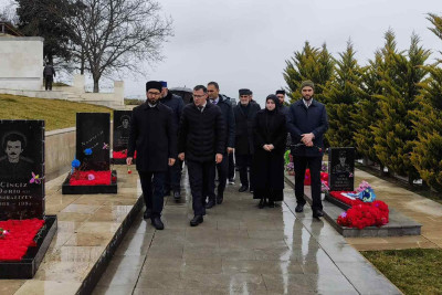 İsmayıllı: Şəhidlər xiyabanı və Soyqırım abidəsi ziyarət edilib