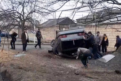 Quba: “VAZ” markalı avtomobil aşıb