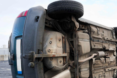 Bakı-Quba yolunda avtomobil aşıb