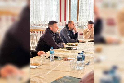 Bağlarda ən çox rast gəlinən problemlər qubalı fermerlərlə müzakirə edilib