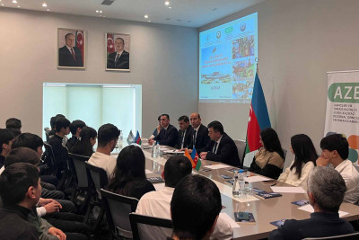 Quba: Məktəblilərlə xalqımızın milli-mənəvi dəyərləri haqda danışılıb