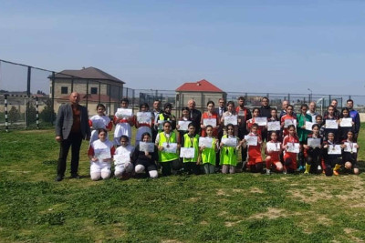 Xaçmaz: 30 futbolçu qız minifutbol üzrə turnirə qatılıb