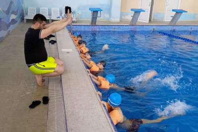 İsmayıllıda məktəblilərə üzmək öyrədilir