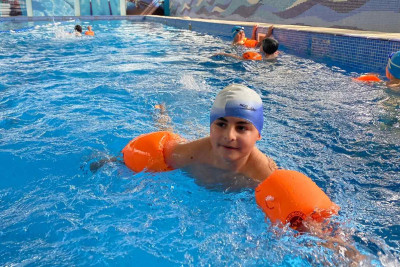 İsmayıllıda məktəblilərə üzmək öyrədilir