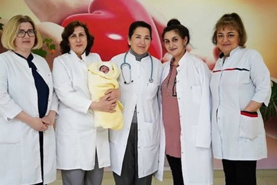 Qubada həkimlər körpənin həyatını xilas ediblər
