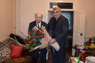 Quba: İlqar Mahmudov bayram münasibətilə veteranı təbrik edib