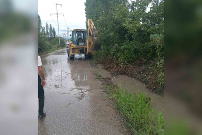 Qubada həyətləri su basıb