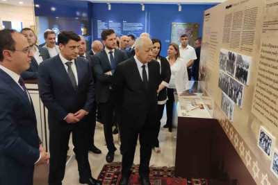 Qubada Raşbil Zaxaryayevin 85 illiyinə həsr olunan sərgi keçirilib