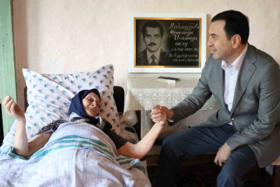 İsmayıllı: Milli Qəhrəman Ərəstun Mahmudovun anası ziyarət edilib