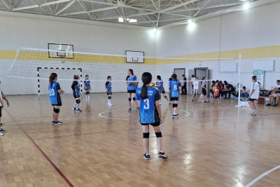 12 voleybol komandası Siyəzəndə gücünü sınayıb
