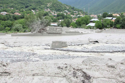 Şimal: Dağ çaylarından daşqın və selin keçəçəyi ehtimal edilir