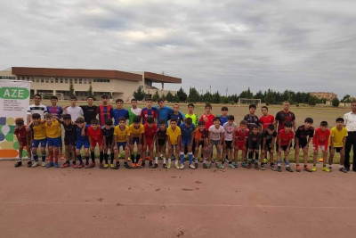 Xaçamzda gənclər futbol üzrə təlimə qatılıb