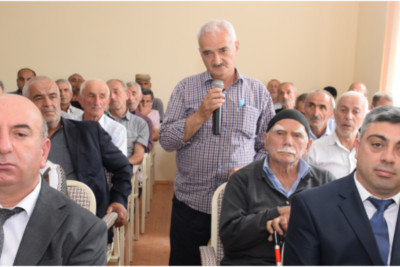 İcra başçısı Ərməki kəndində sakinləri qəbul edib