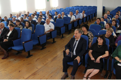 Qusarda məktəb direktorları ilə görüş keçirilib