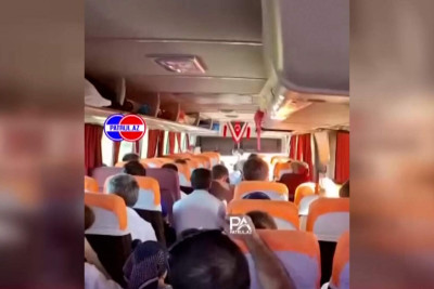 Sərnişinlər Xaçmazdan Bakıya taxta üstündə gedir