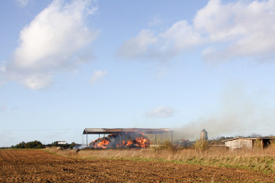İsmayıllıda tövlə və ot bağlamaları yanıb