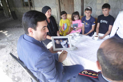 Xaçmazlı şəhidin ailəsinin qayğıları öyrənilib