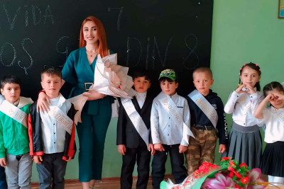 İnternat məktəbinin məzunu müəllim olaraq döndü: "Çətinliklər arzularıma əngəl olmadı"