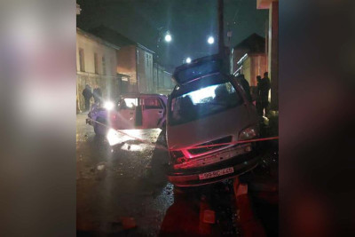 Qubada 2 avtomobil toqquşub, ölən var