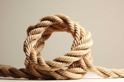 Xaçmazda kişi özünü asıb