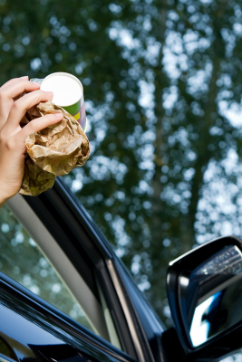 Tullantıları avtomobildən atanlar cərimələnəcək