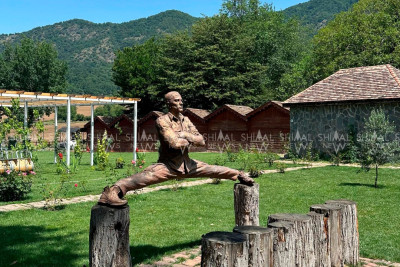 Van Dammın Qəbələdəki heykəlinin aqibəti necə olacaq?-AÇIQLAMA