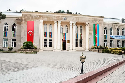 Şabranda dövlət qurumlarının yerləşdiyi baxımsız bina - VİDEO