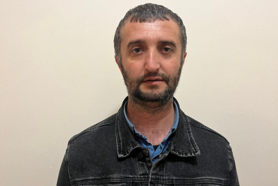 Ev vermək adı ilə tanışını aldatdı, qolu qandallandı
