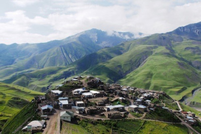 Əhalinin 5,4 %-i Quba-Xaçmaz iqtisadi rayonunda yaşayır