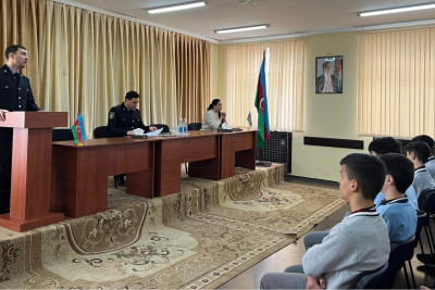 Polis Akademiyasının nümayəndəsi Xaçmazda şagirdlərlə görüşdü