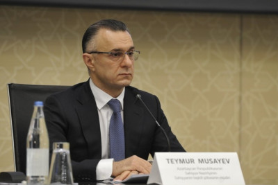 Nazir: Saxta diplomlu həkimlərlə bağlı araşdırma aparılır