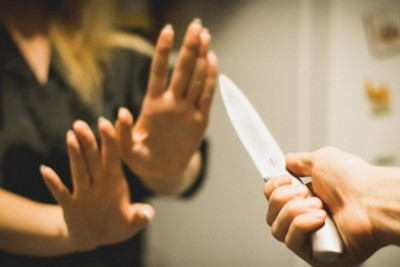 Xaçmazda 17 yaşlı oğul anasını qətlə yetirdi