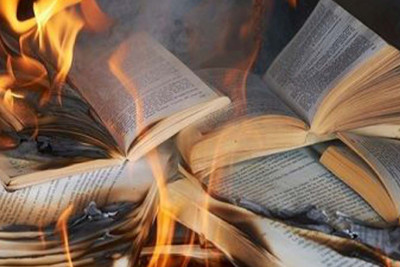 Xaçmazda kitabxana yanıb