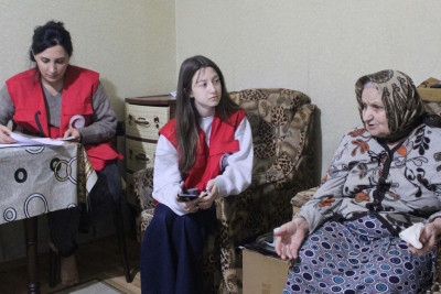 Azərbaycanda bir qrup ailəyə 300 manat yardım olunub