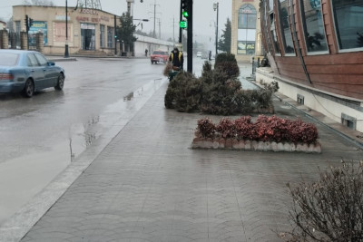 Quba sakinlərinin yolunu güllərlə kəsdilər - VİDEO