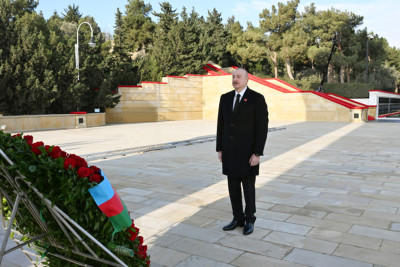 Prezident Şəhidlər xiyabanında - FOTO