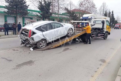 Xaçmazda qəza: 3 nəfər xəsarət alıb - VİDEO