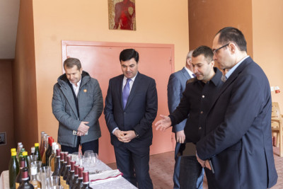 Məcnun Məmmədov Xaçmaz və Şabranda şərab istehsalı müəssisələrində olub